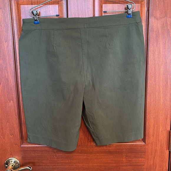 Time and Tru green shorts size XL 16–18 - Picture 2 of 5